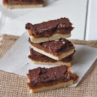 No Bake Salted Caramel Slice www.thehomecookskitchen.com - a healthier alternative to an old favourite!
