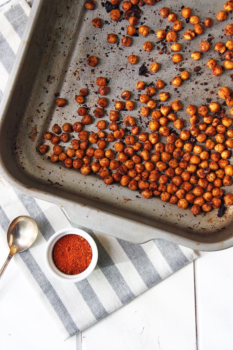 Harissa Roasted Chickpeas www.thehomecookskitchen.com - a perfect savoury snack