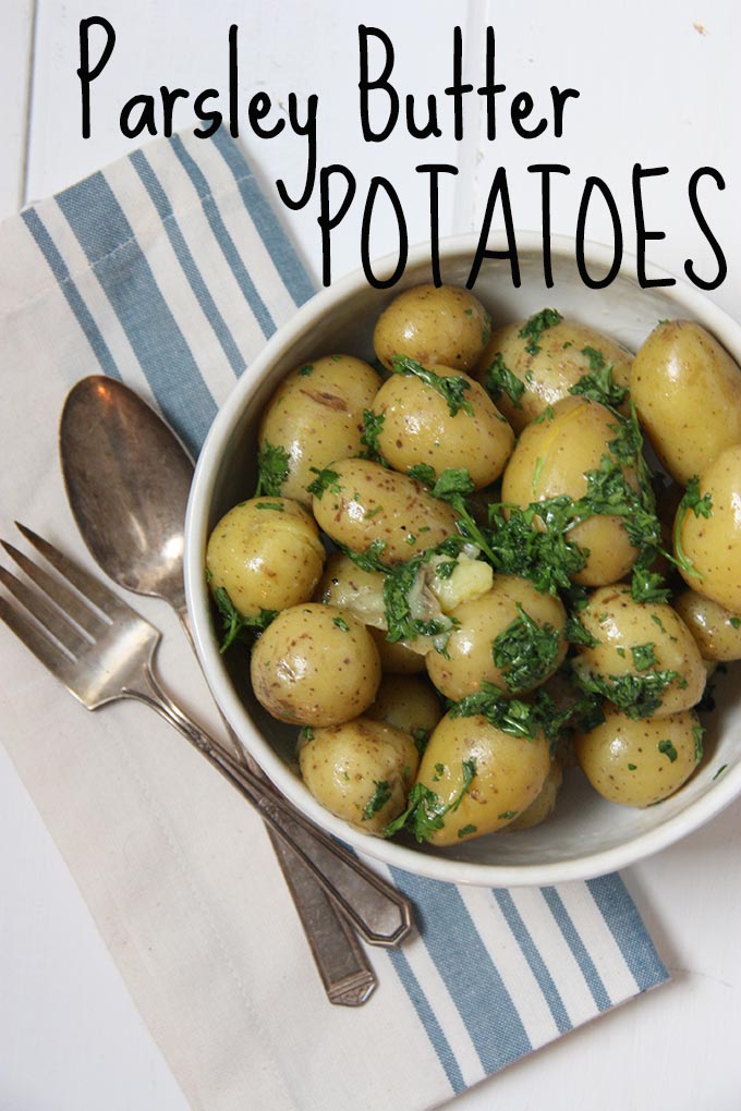 Parsley Butter Potatoes www.thehomecookskitchen.com - the perfect side when you need something easy and delicious!