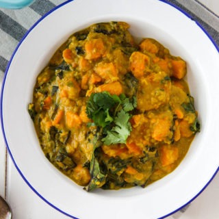 Sweet Potato, Lentil & Kale Curry www.thehomecookskitchen.com easy weeknight vegetarian meal