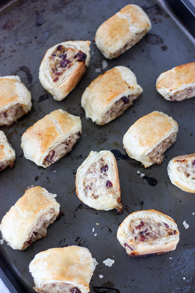 Pork Cranberry & Goat Cheese sausage rolls - a great appetizer for the holiday season www.thehomecookskitchen.com