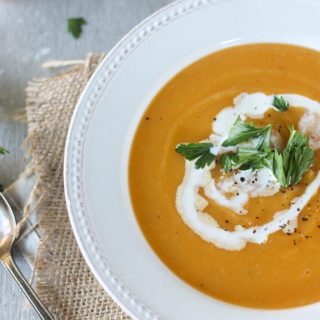 Pumpkin Sweet Potato soup - a great, simple soup for the fall www.thehomecookskitchen.com #fall #pumpkinsoup #comfortfood