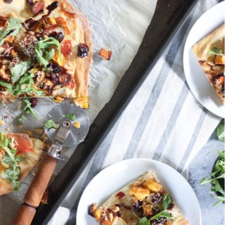 Fall Harvest Pizza www.thehomecookskitchen.com great for date night! FEAT