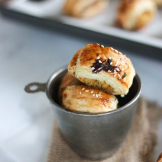 Thai Chicken Sausage Rolls perfect for #gameday #fingerfood #partyfood www.thehomecookskitchen.com